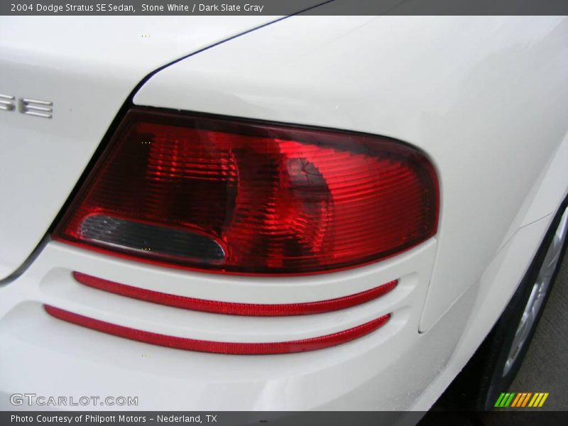 Stone White / Dark Slate Gray 2004 Dodge Stratus SE Sedan
