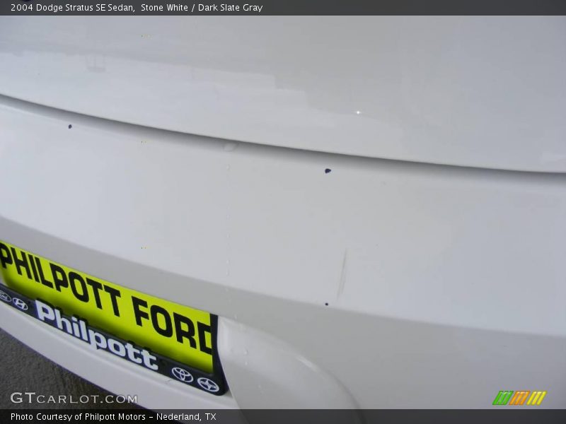 Stone White / Dark Slate Gray 2004 Dodge Stratus SE Sedan
