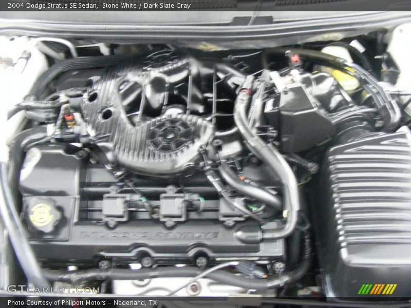 Stone White / Dark Slate Gray 2004 Dodge Stratus SE Sedan