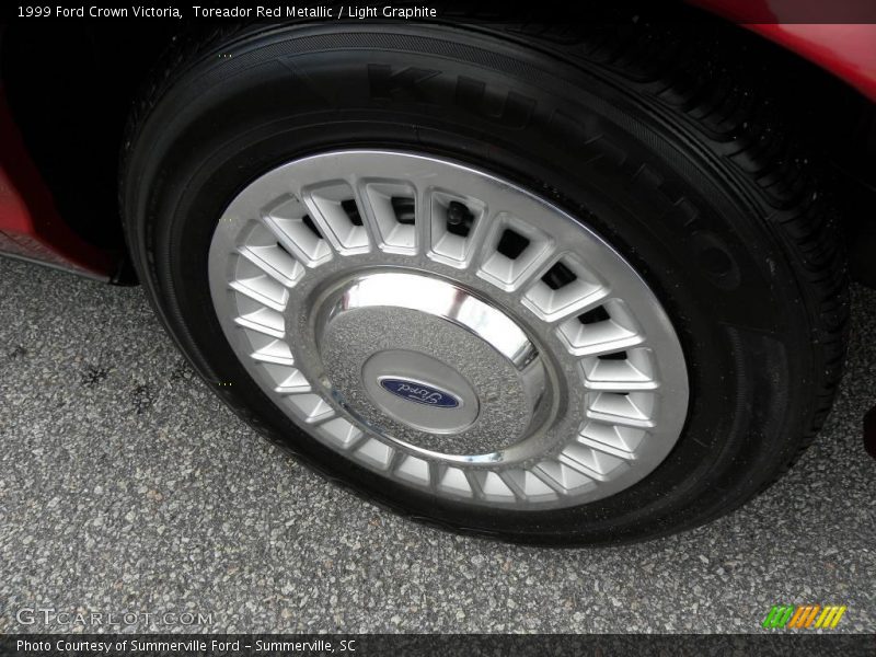 Toreador Red Metallic / Light Graphite 1999 Ford Crown Victoria