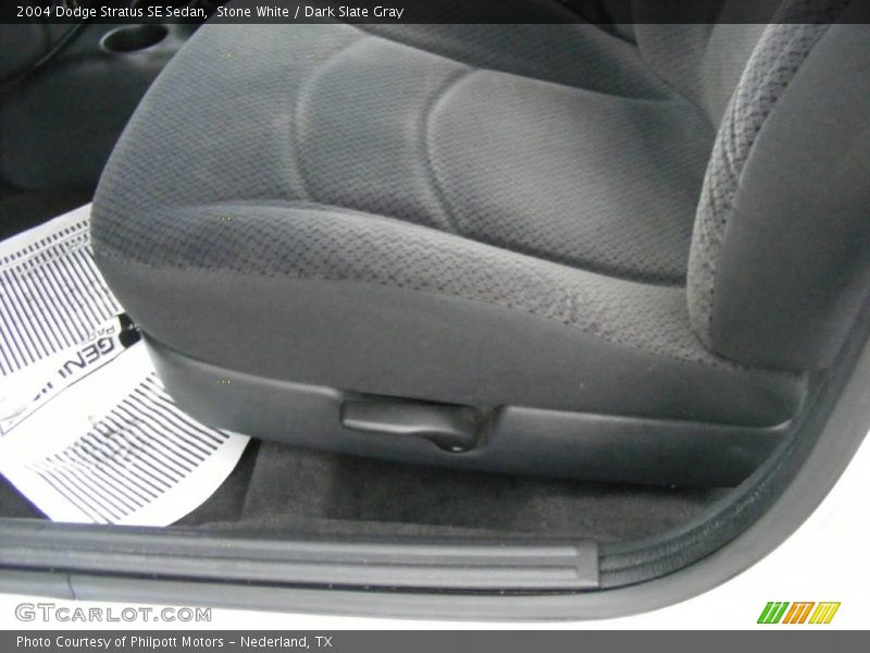 Stone White / Dark Slate Gray 2004 Dodge Stratus SE Sedan