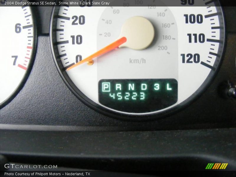 Stone White / Dark Slate Gray 2004 Dodge Stratus SE Sedan