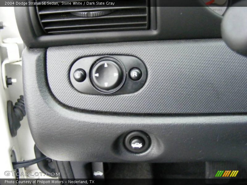 Stone White / Dark Slate Gray 2004 Dodge Stratus SE Sedan