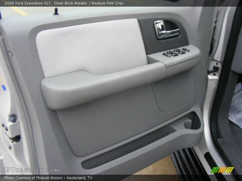 Silver Birch Metallic / Medium Flint Grey 2006 Ford Expedition XLT