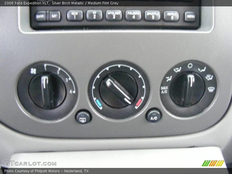 Silver Birch Metallic / Medium Flint Grey 2006 Ford Expedition XLT