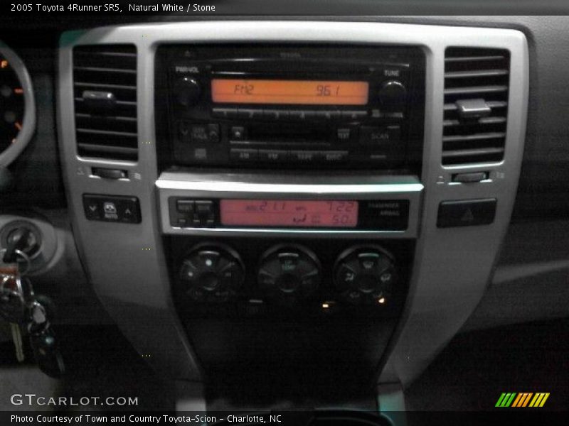 Natural White / Stone 2005 Toyota 4Runner SR5