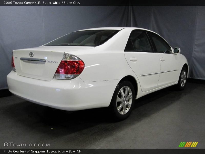 Super White / Stone Gray 2006 Toyota Camry XLE