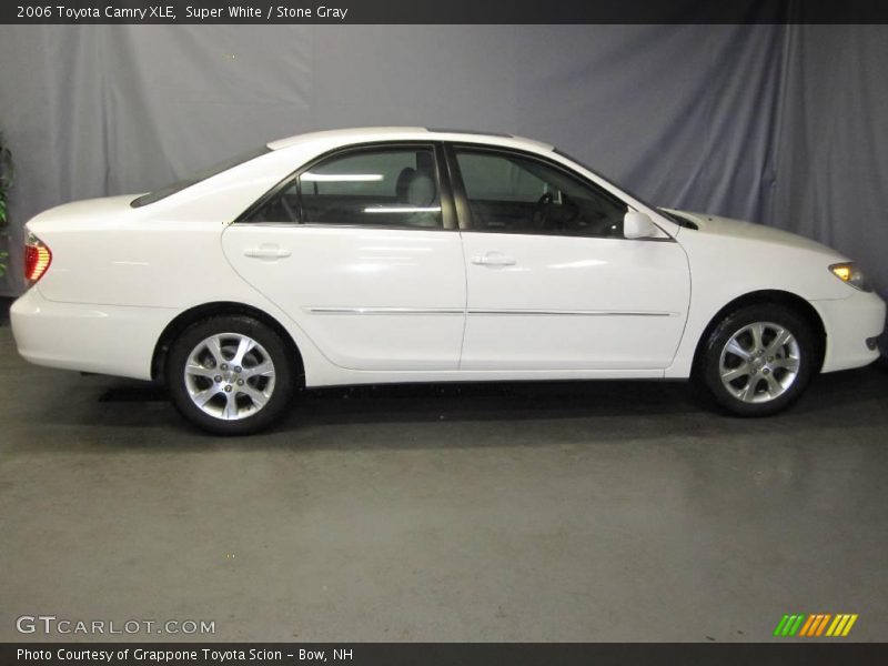 Super White / Stone Gray 2006 Toyota Camry XLE
