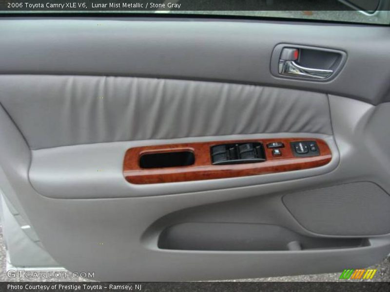 Lunar Mist Metallic / Stone Gray 2006 Toyota Camry XLE V6