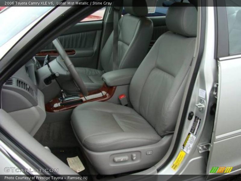 Lunar Mist Metallic / Stone Gray 2006 Toyota Camry XLE V6