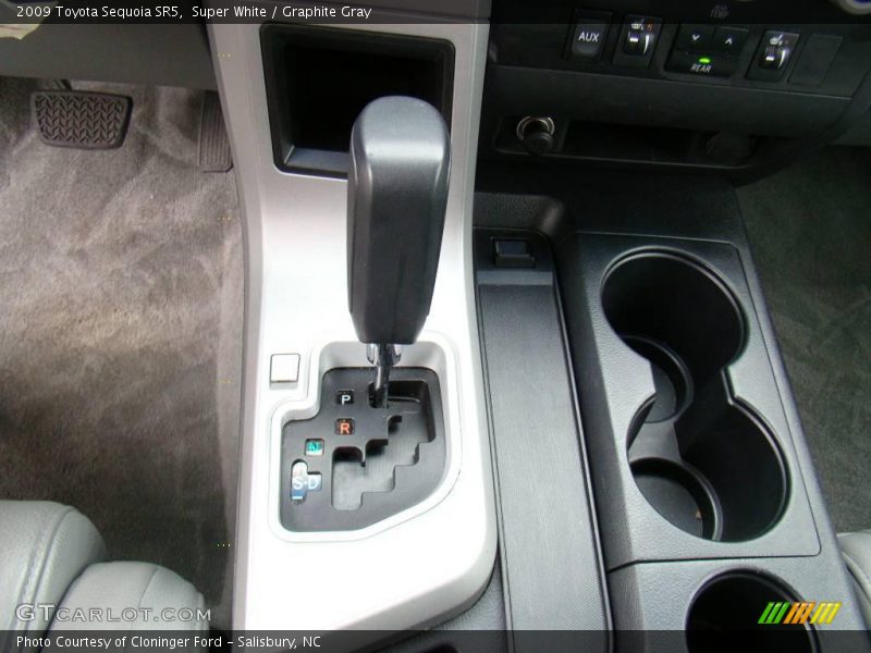 Super White / Graphite Gray 2009 Toyota Sequoia SR5