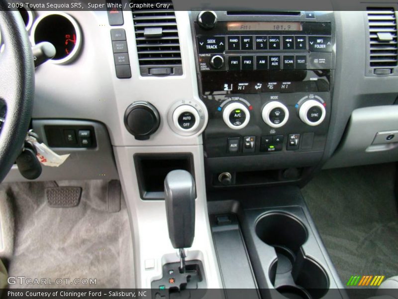 Super White / Graphite Gray 2009 Toyota Sequoia SR5