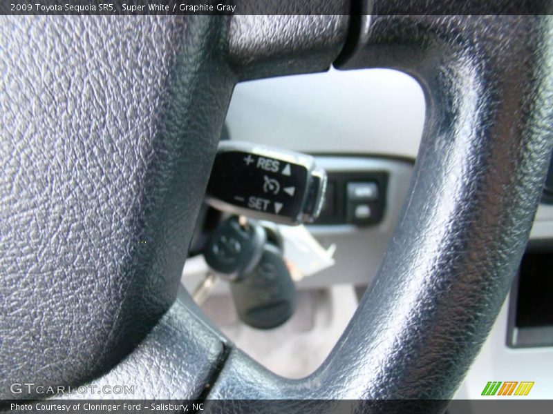 Super White / Graphite Gray 2009 Toyota Sequoia SR5