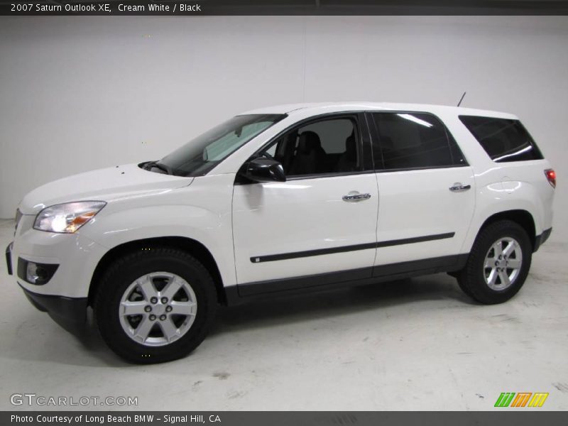 Cream White / Black 2007 Saturn Outlook XE