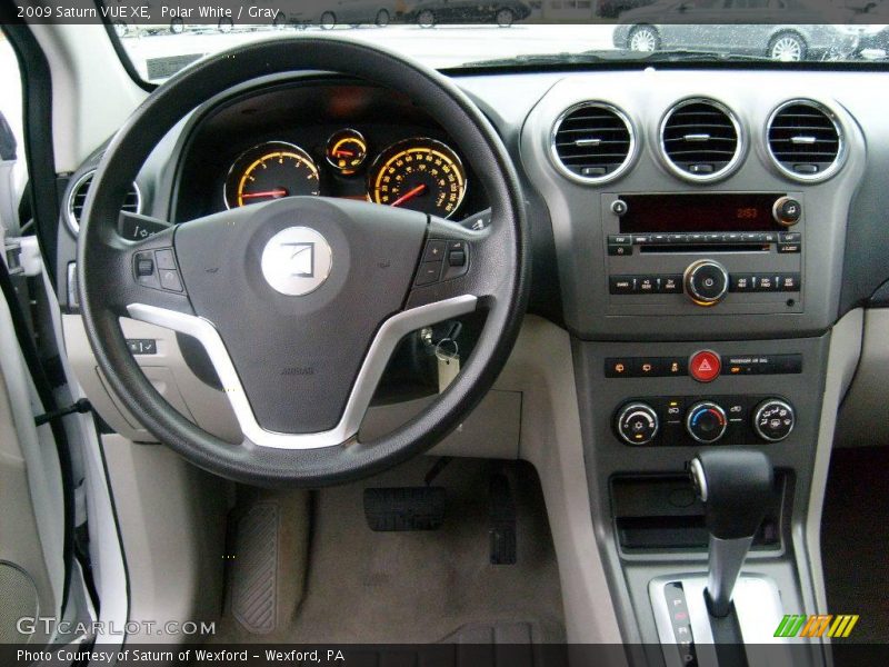 Polar White / Gray 2009 Saturn VUE XE