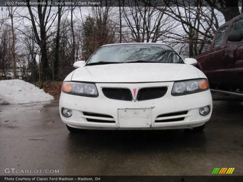 Ivory White / Dark Pewter 2002 Pontiac Bonneville SE