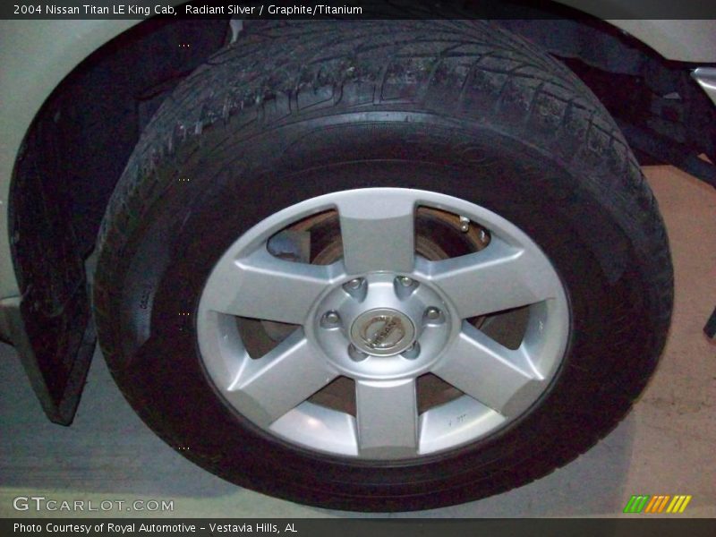 Radiant Silver / Graphite/Titanium 2004 Nissan Titan LE King Cab