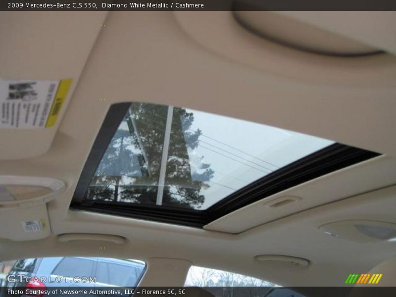 Diamond White Metallic / Cashmere 2009 Mercedes-Benz CLS 550