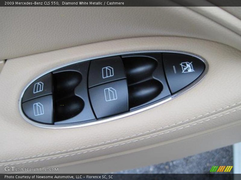 Diamond White Metallic / Cashmere 2009 Mercedes-Benz CLS 550