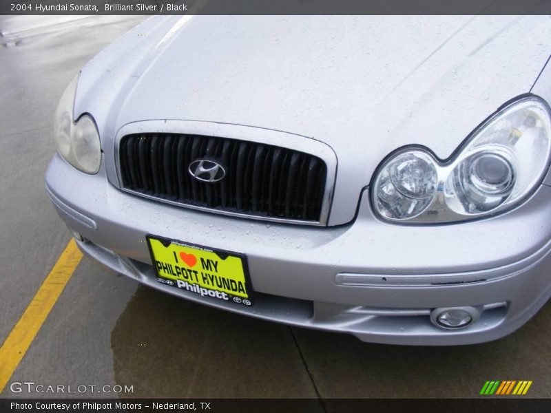 Brilliant Silver / Black 2004 Hyundai Sonata