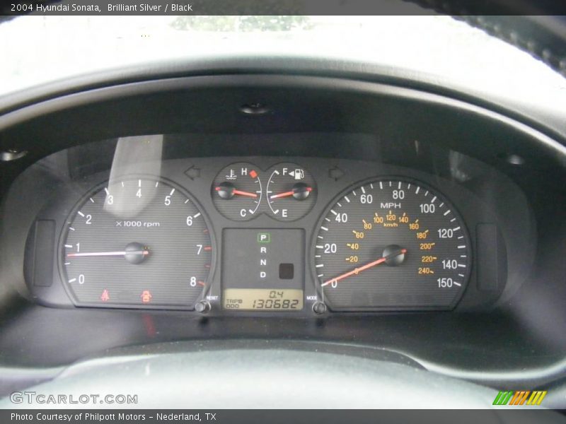 Brilliant Silver / Black 2004 Hyundai Sonata