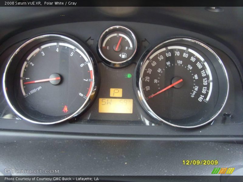Polar White / Gray 2008 Saturn VUE XR