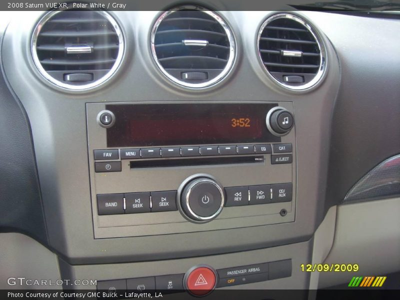 Polar White / Gray 2008 Saturn VUE XR