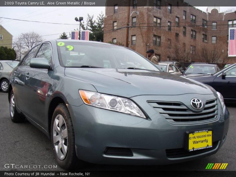Aloe Green Metallic / Bisque 2009 Toyota Camry LE