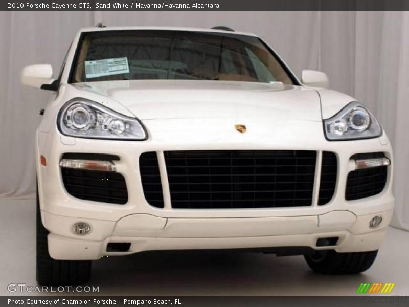 Sand White / Havanna/Havanna Alcantara 2010 Porsche Cayenne GTS