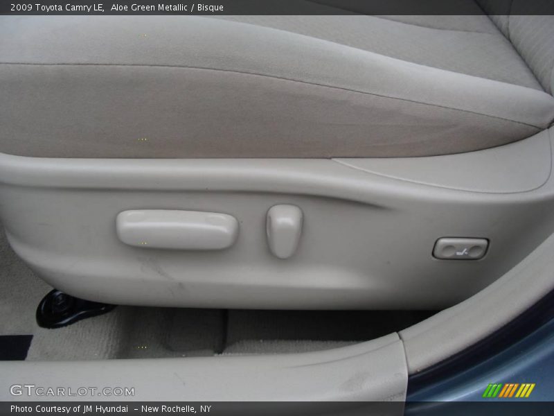 Aloe Green Metallic / Bisque 2009 Toyota Camry LE