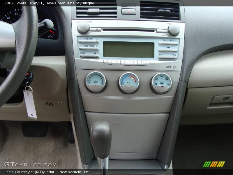 Aloe Green Metallic / Bisque 2009 Toyota Camry LE