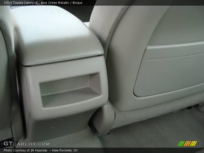 Aloe Green Metallic / Bisque 2009 Toyota Camry LE