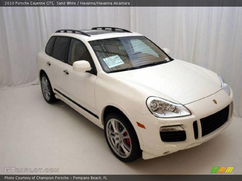 Sand White / Havanna/Havanna Alcantara 2010 Porsche Cayenne GTS