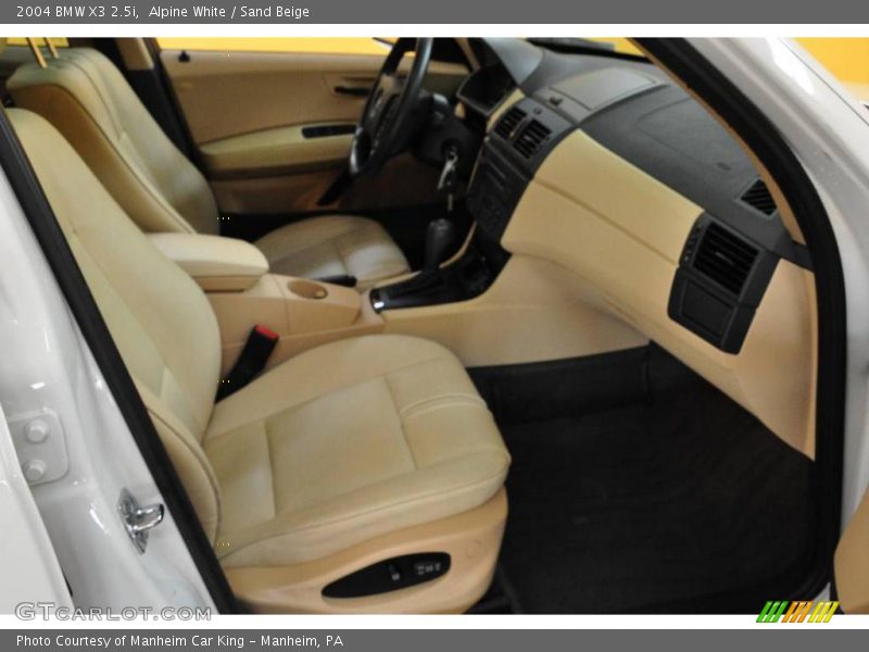 Alpine White / Sand Beige 2004 BMW X3 2.5i