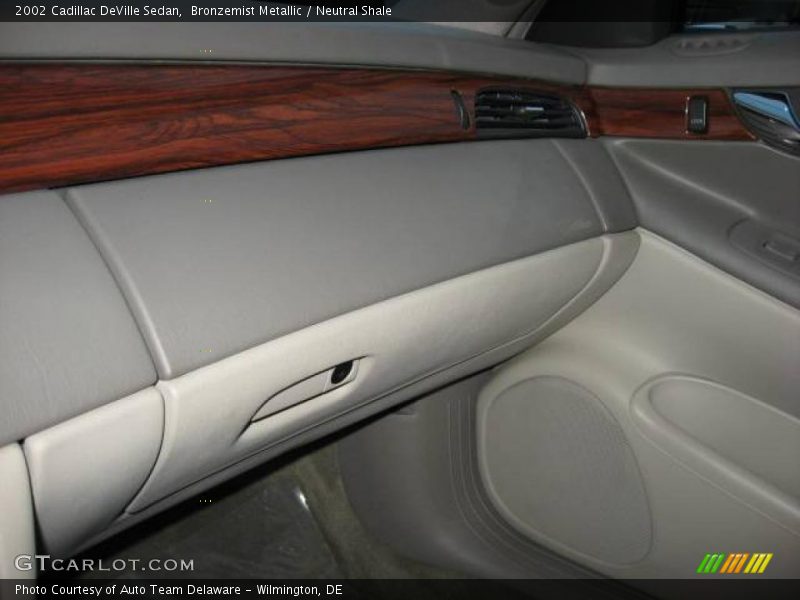 Bronzemist Metallic / Neutral Shale 2002 Cadillac DeVille Sedan