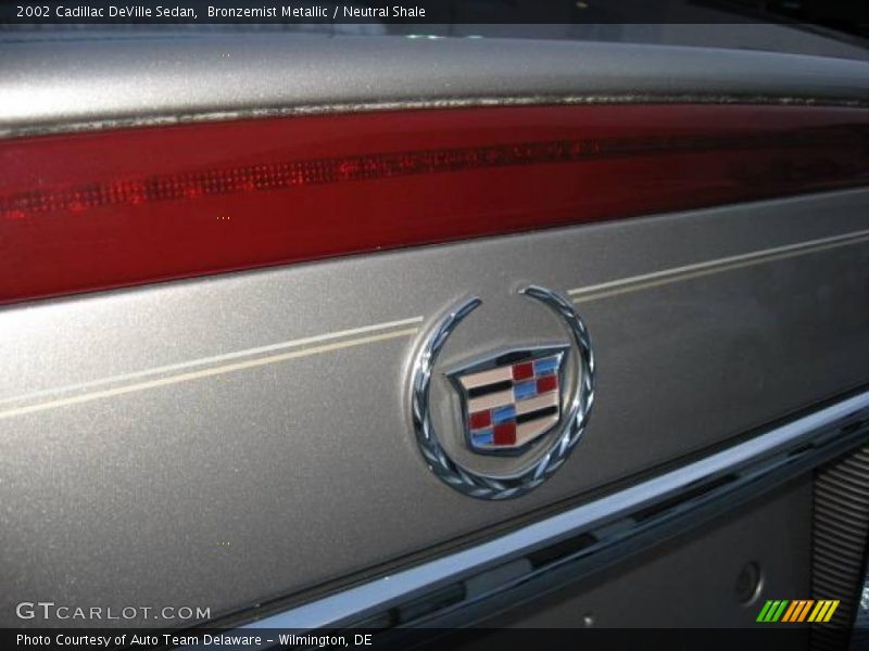 Bronzemist Metallic / Neutral Shale 2002 Cadillac DeVille Sedan