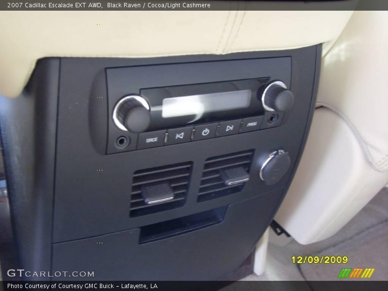 Black Raven / Cocoa/Light Cashmere 2007 Cadillac Escalade EXT AWD