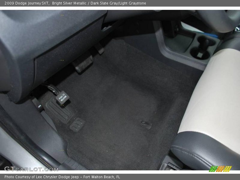 Bright Silver Metallic / Dark Slate Gray/Light Graystone 2009 Dodge Journey SXT
