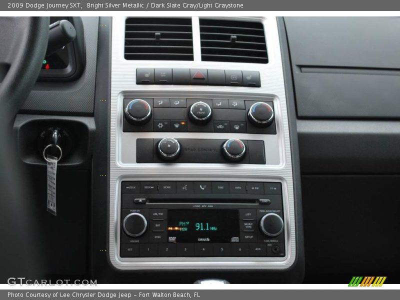 Bright Silver Metallic / Dark Slate Gray/Light Graystone 2009 Dodge Journey SXT