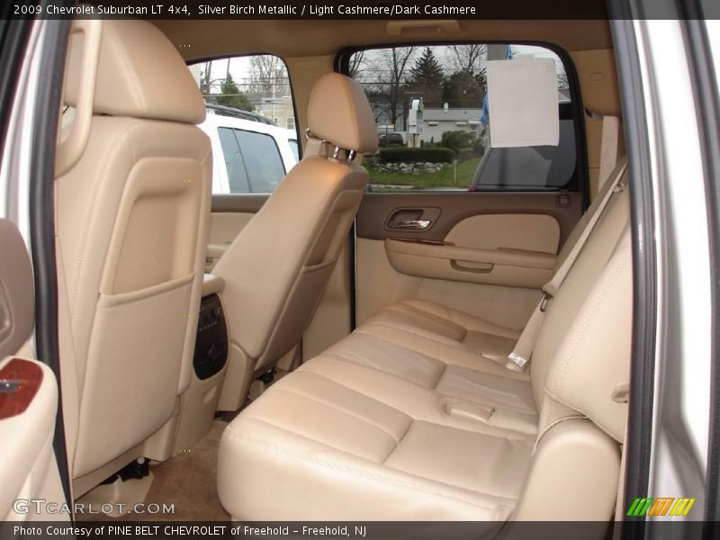 Silver Birch Metallic / Light Cashmere/Dark Cashmere 2009 Chevrolet Suburban LT 4x4