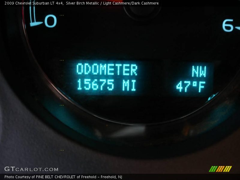 Silver Birch Metallic / Light Cashmere/Dark Cashmere 2009 Chevrolet Suburban LT 4x4