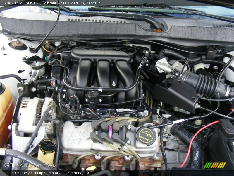 Vibrant White / Medium/Dark Flint 2007 Ford Taurus SE