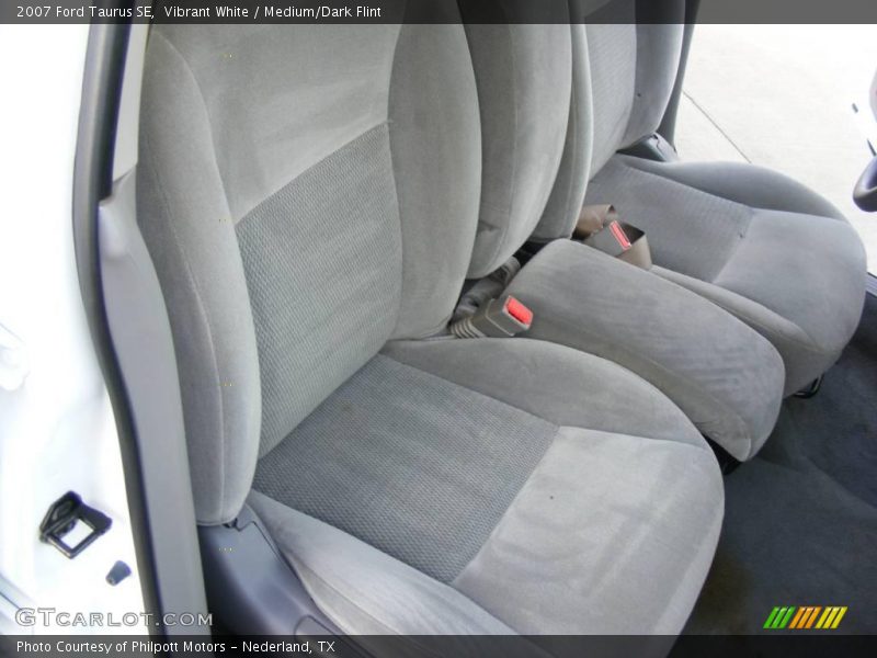 Vibrant White / Medium/Dark Flint 2007 Ford Taurus SE