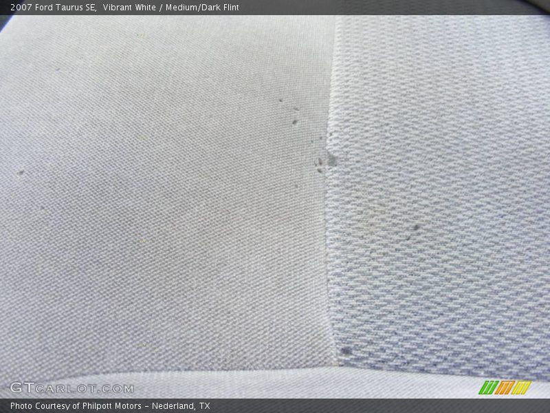 Vibrant White / Medium/Dark Flint 2007 Ford Taurus SE