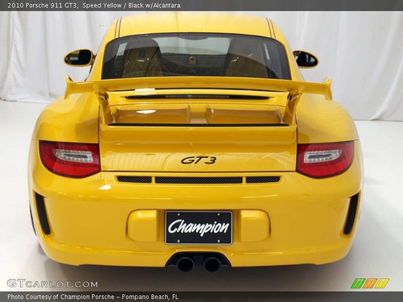 Speed Yellow / Black w/Alcantara 2010 Porsche 911 GT3