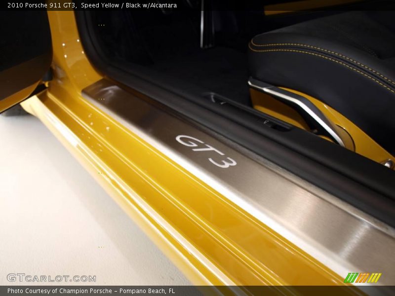 Speed Yellow / Black w/Alcantara 2010 Porsche 911 GT3