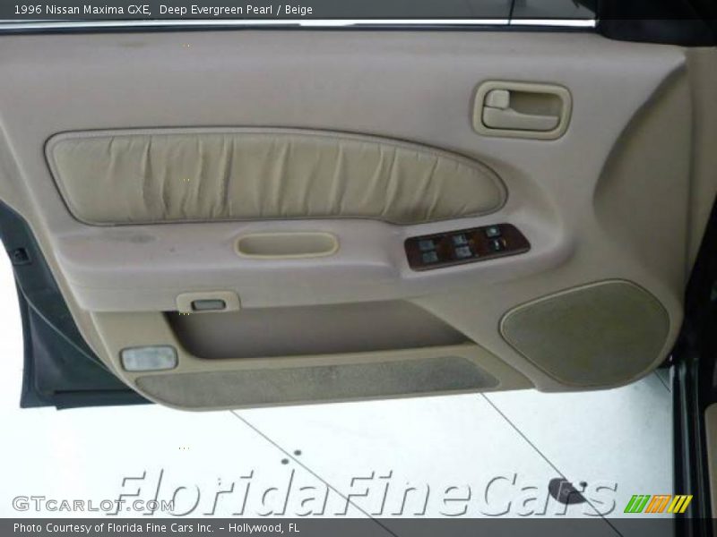 Deep Evergreen Pearl / Beige 1996 Nissan Maxima GXE