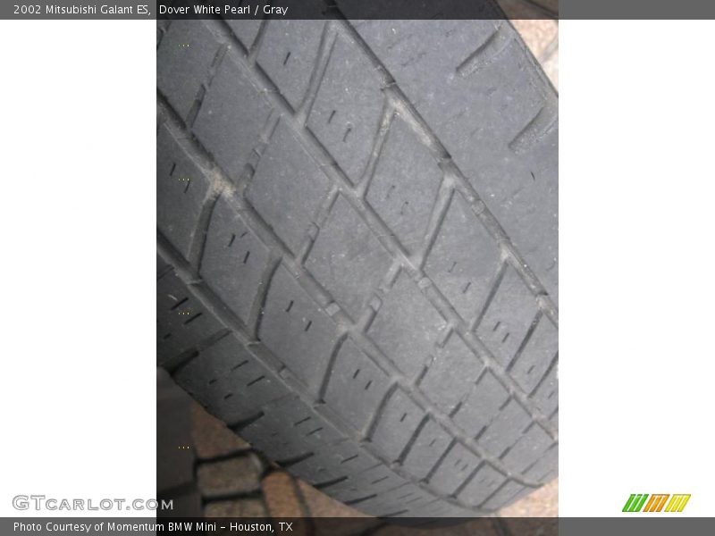 Dover White Pearl / Gray 2002 Mitsubishi Galant ES