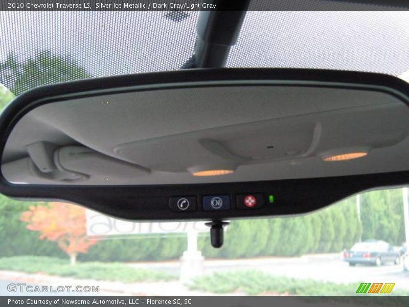 Silver Ice Metallic / Dark Gray/Light Gray 2010 Chevrolet Traverse LS