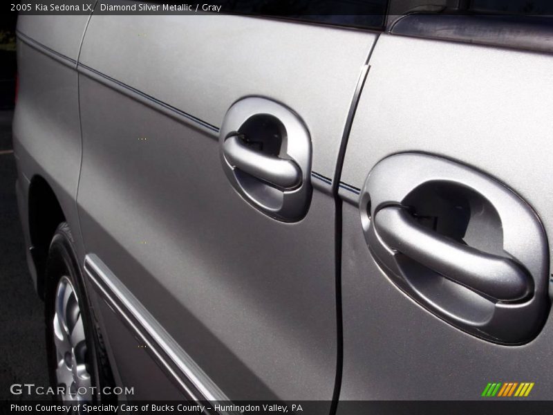 Diamond Silver Metallic / Gray 2005 Kia Sedona LX